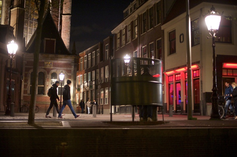 De Wallen red-light district in Amsterdam. Photo credit: Or Hiltch/Flickr